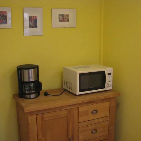 Moderne Mitten In Apartment